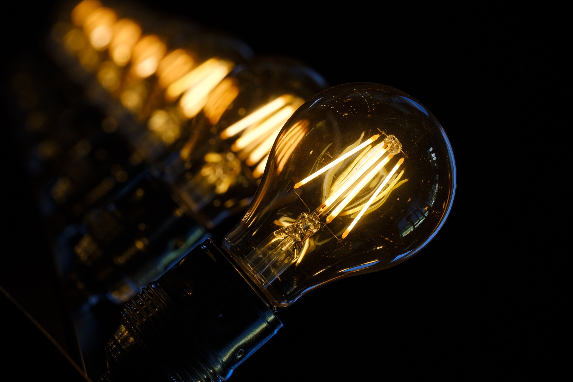 lamp-3489395_1920