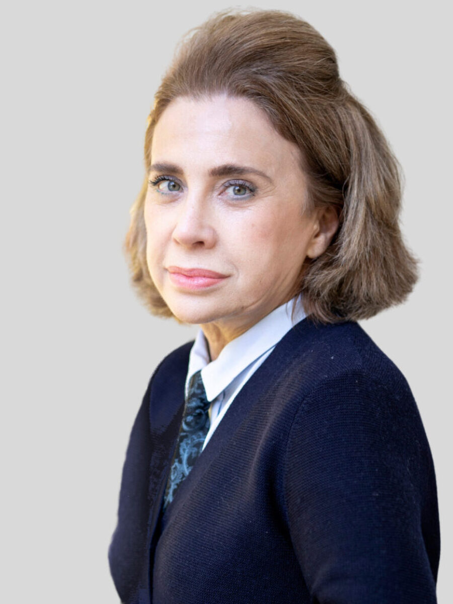 Dra. Ana María Salazar de la Guerra Dra. Ana María Salazar de la Guerra